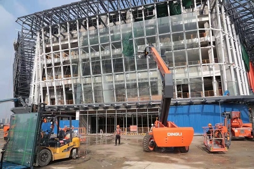 电动玻璃吸盘车